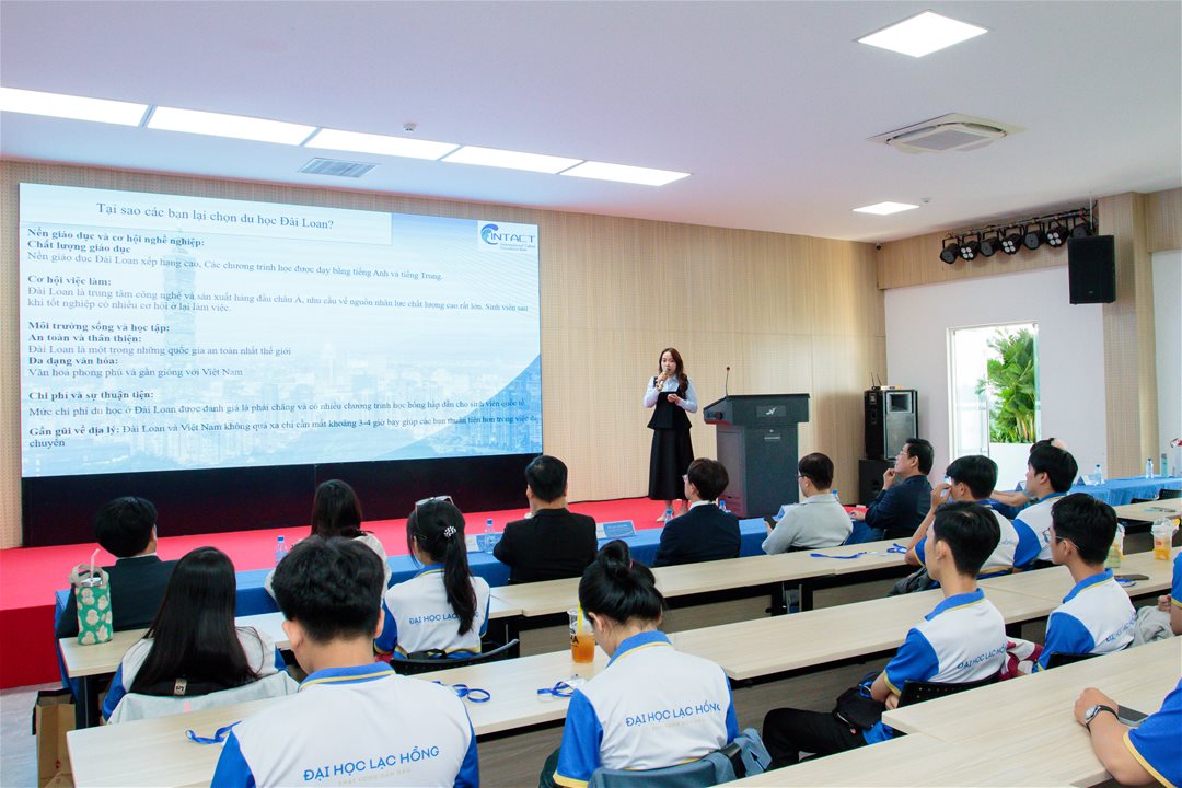 LHU khai giảng lớp Tiếng Hoa INTENSE – Khóa 3, mở rộng cánh cửa hội nhập cho sinh viên