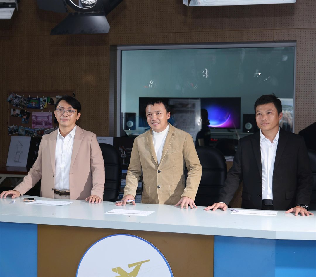 Ban giám khảo chuyên môn trong cuộc thi
