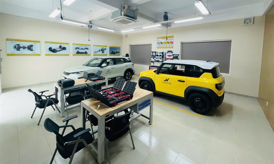 Inside the Electric Vehicle Lab